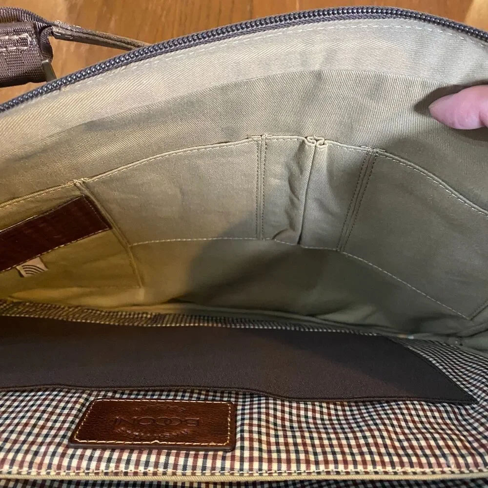 BOCONI Brown Distressed Leather Laptop Briefcase 16